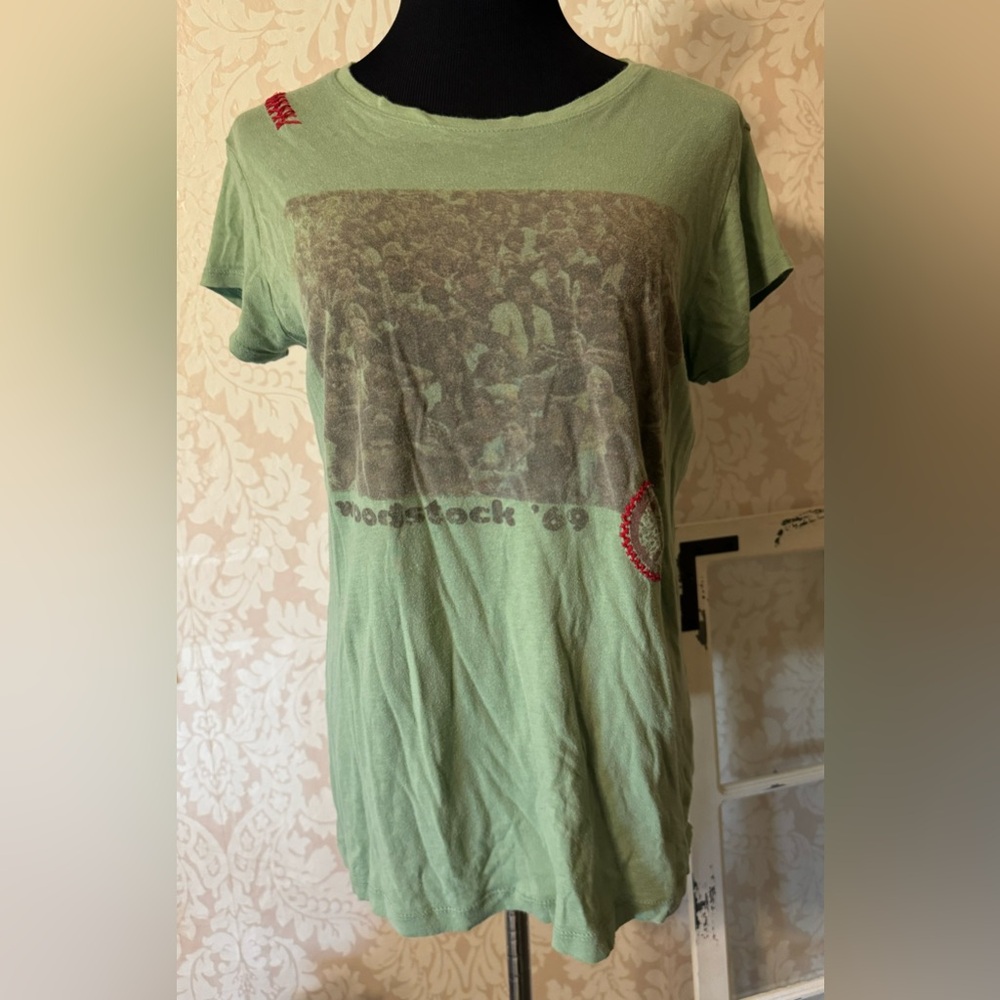Awesome/Unique Woodstock Brand Tee! 🤘🏼